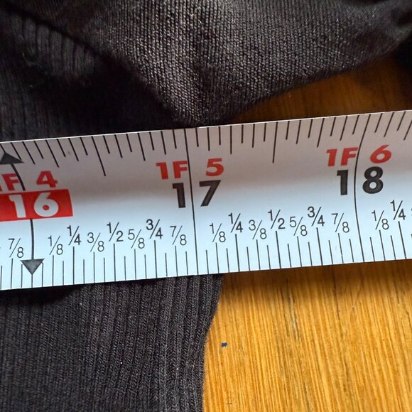 Tuckernuck Pomander Place Size M Black Livia Ribbed Short Puff Sleeve V-Neck Top - Picture 9 of 12